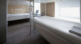 Гостиница Dream On Premium Хостел Москва Односпальная кровать в 4-местном общем мужском номере-8